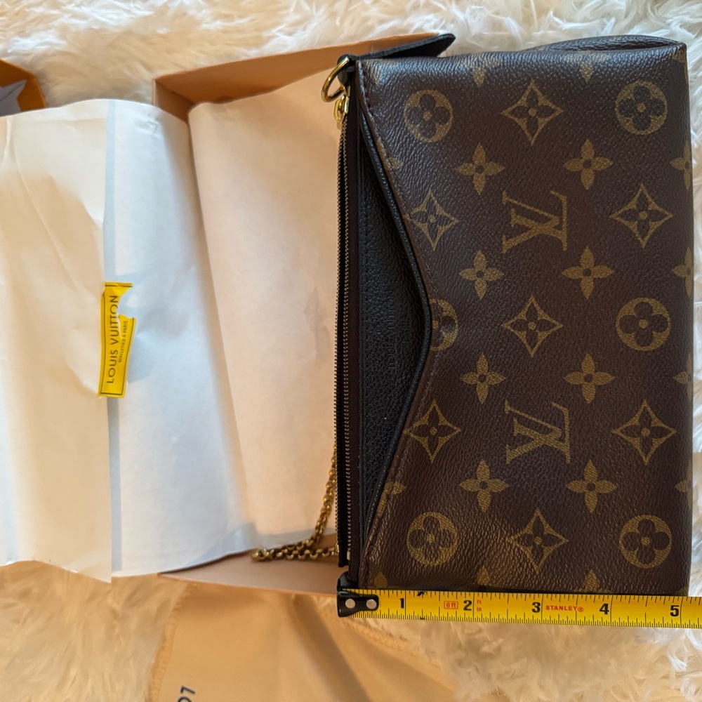 Pre-loved Louis Vuitton monogram pochette pallas. - Picture 12 of 15